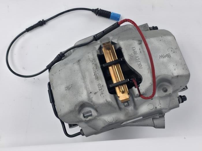 Remklauw (Tang) links-voor BMW 3-Serie 3.0 Diesel B57D30A Origineel