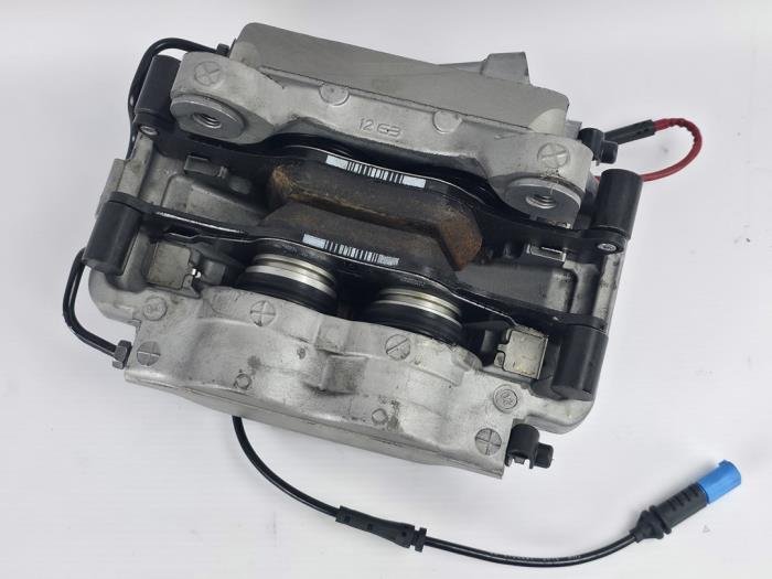 Remklauw (Tang) links-voor BMW 3-Serie 3.0 Diesel B57D30A Origineel