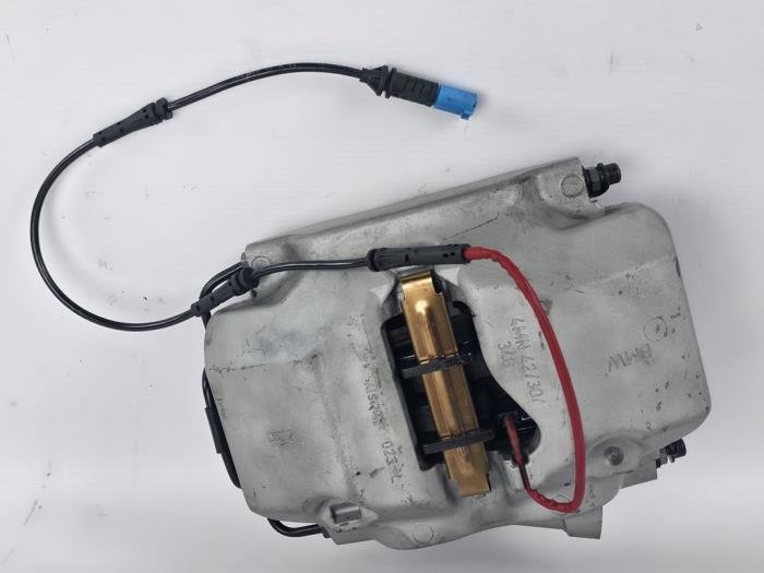 Remklauw (Tang) links-voor BMW 3-Serie 3.0 Diesel B57D30A Origineel