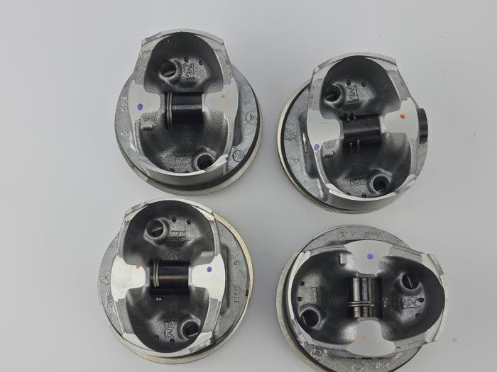 Zuiger 2.0 Benzine Mercedes Mercedes-Benz A-Klasse 260920 OEM Nieuw A2600301100