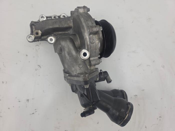 Waterpomp Mercedes Vito