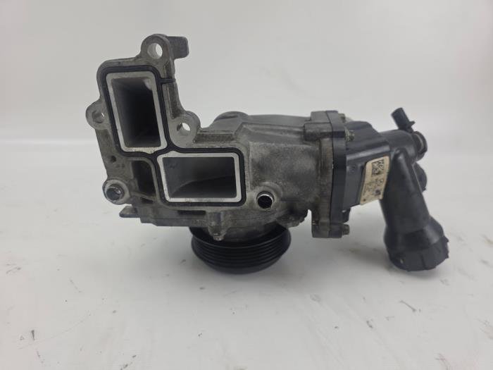 Waterpomp Mercedes Vito